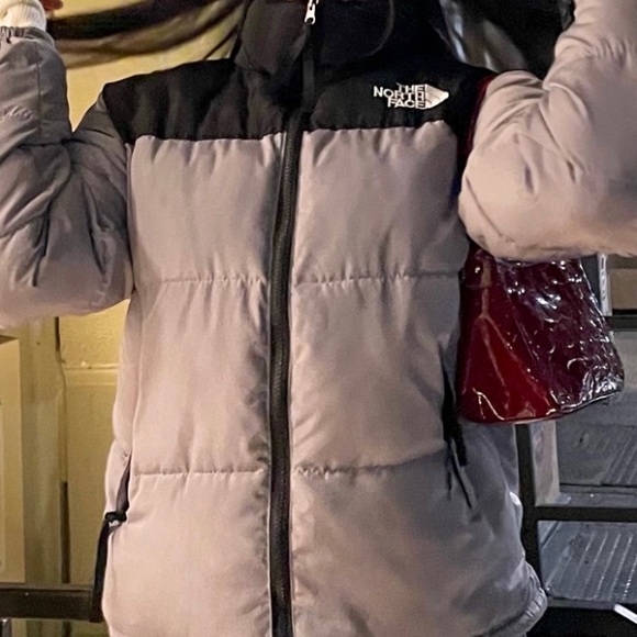 Gray north face jacket - Picture 4 of 6